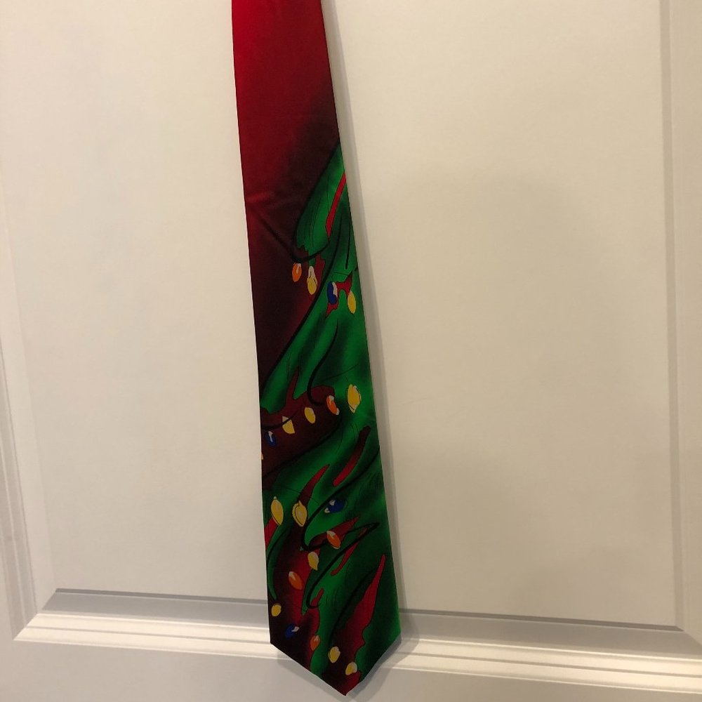 GARCIA TIE = GREEN TREE